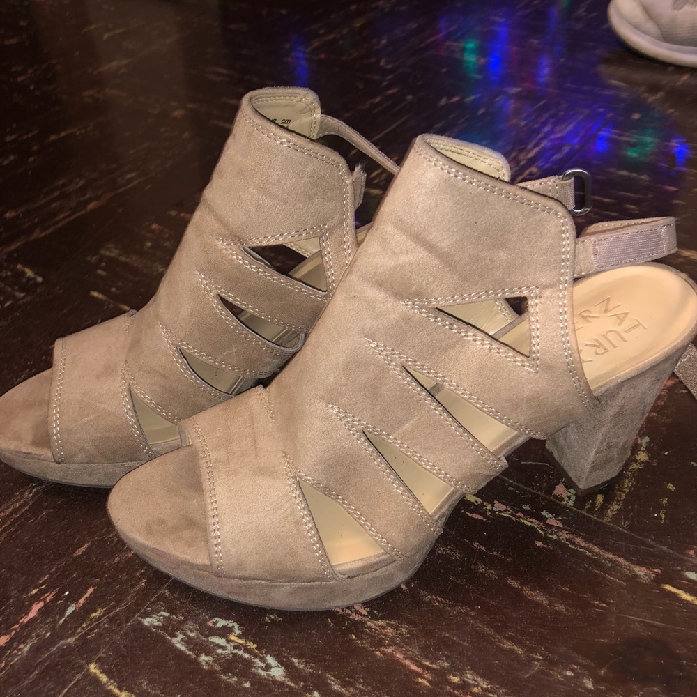 tan wedges